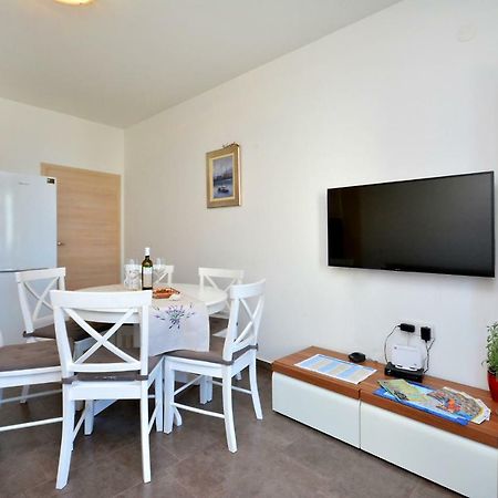 M & M Apartment โปดสตรานา ภายนอก รูปภาพ