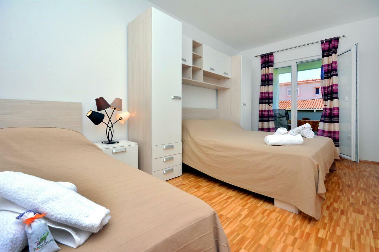 M & M Apartment โปดสตรานา ภายนอก รูปภาพ